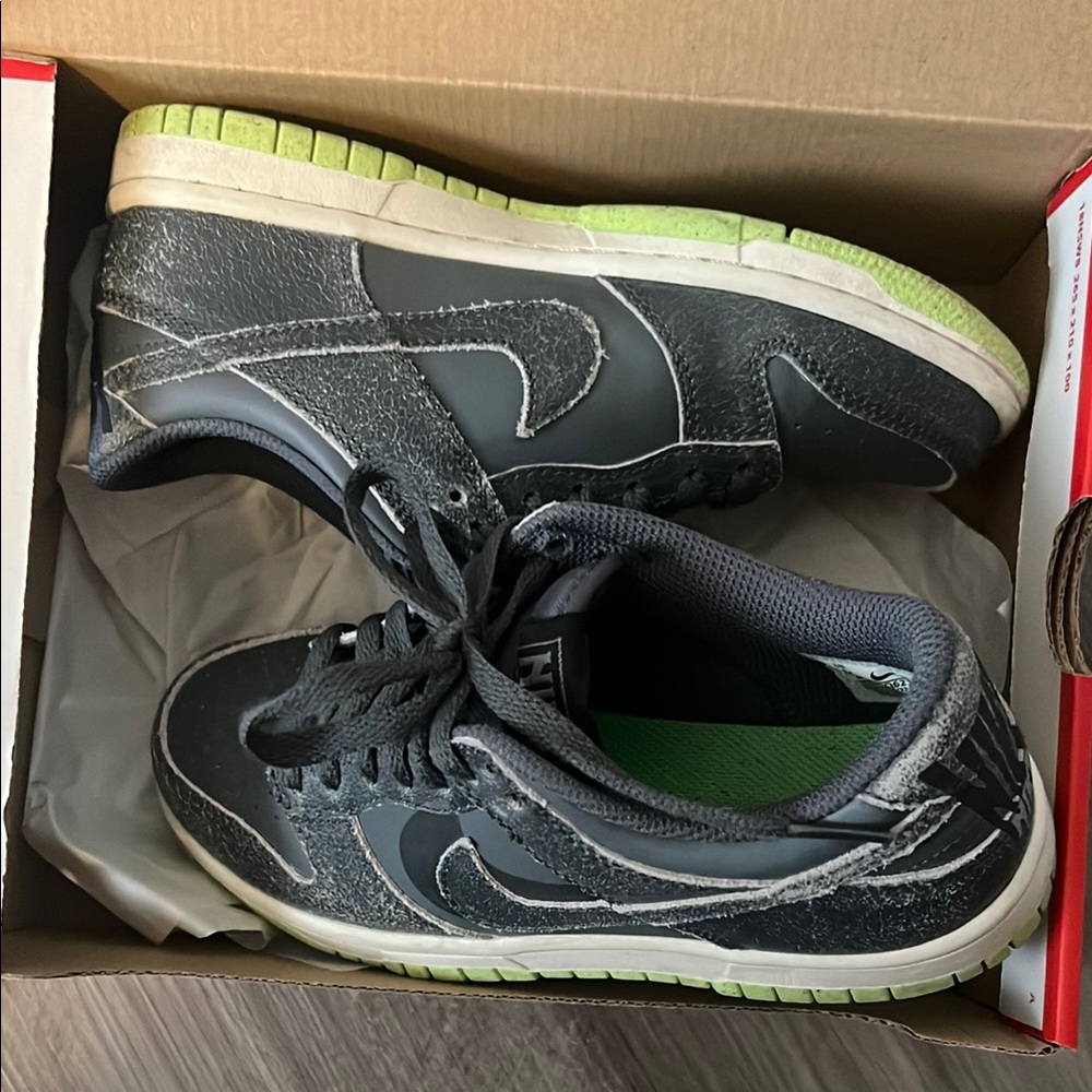 Nike Dunk Low Sneakers - Gray and Green